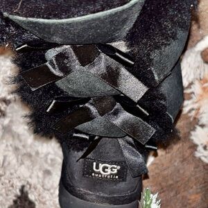 UGG Bailey Bow Black Suede/Sheepskin Tall Women Sz 9 Boots 1007308